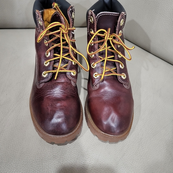 Big Boys Timberland boots, Size 4, Color  brown Like New - Picture 2 of 7